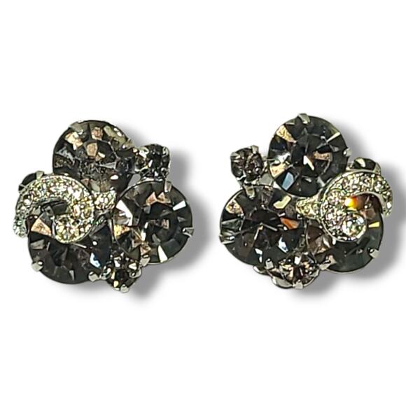 Vintage Weiss Silver Tone Rhinestone Clip-on Earring - Picture 3 of 8